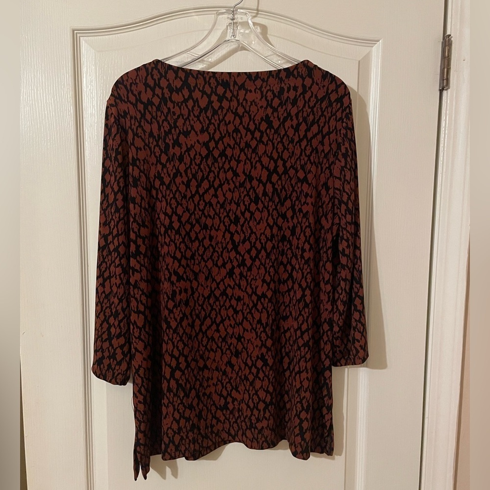 NWT Chico's Travelers Diamond Ikat Tunic Top Brazilwood Size 3 (XL) Brown Black - Picture 5 of 9